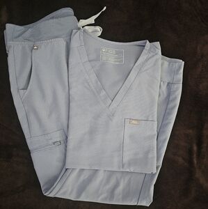 FIGS Scrubs Zamora Joggers & Catarina TOP LARGE VAPOR BLUE SPACE DYE BLUE GREY